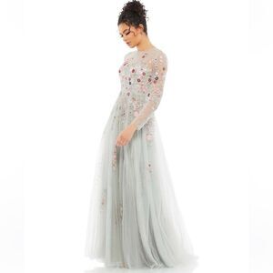 MAC DUGGAL Gray Embroidered Illusion High Neck Long Sleeve dress NWT Size 4